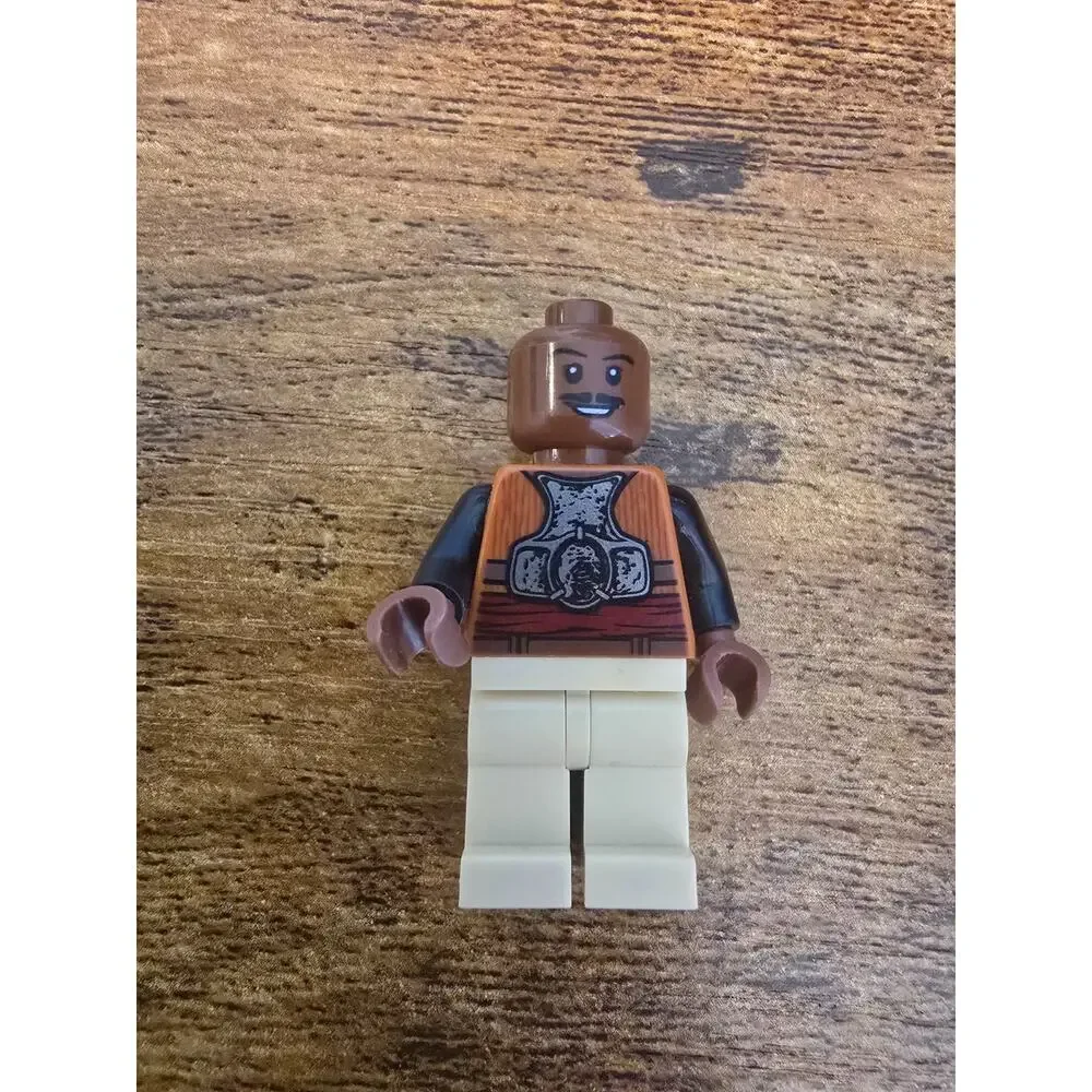 LEGO Star Wars Lando Calrissian minifigure in a Skiff Guard disguise